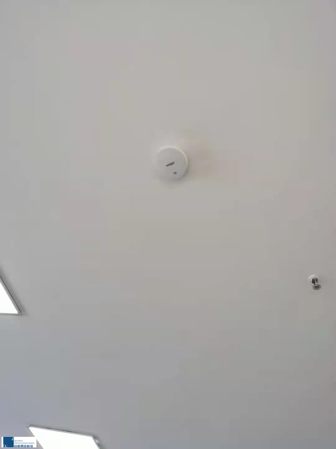 綠源電動(dòng)車視頻監(jiān)控及煙感報(bào)警器施工